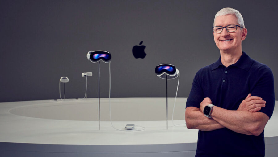 Apple Vision Pro Tim Cook